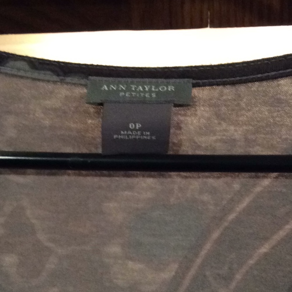 Pretty Ann Taylor dress - Picture 2 of 2